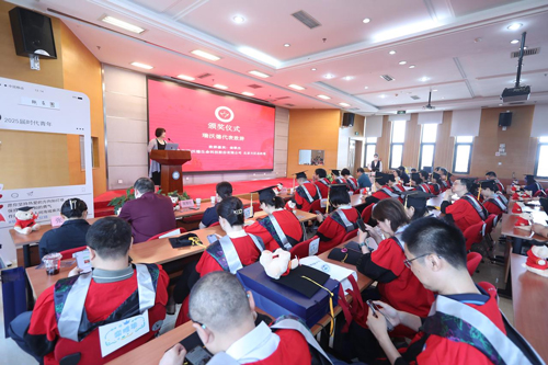 pt真人游戏官网奖学金足迹——初心不改，奖掖英才